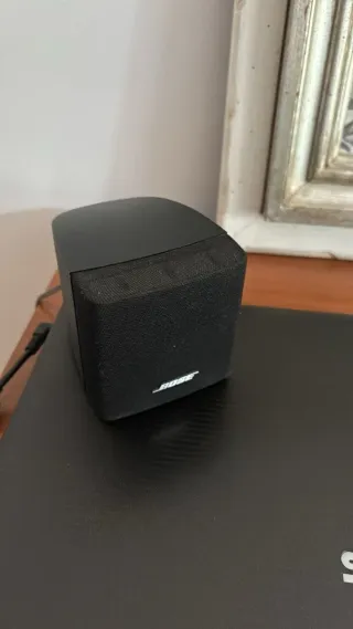 Altavoz Bose Acoustimass cubo red line