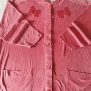 Bata fucsia de algodón nueva