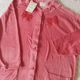 Bata fucsia de algodón nueva