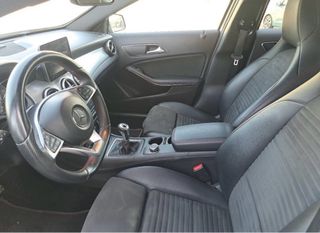 Mercedes-Benz GLA 180 PREMIUM AMG STYLE