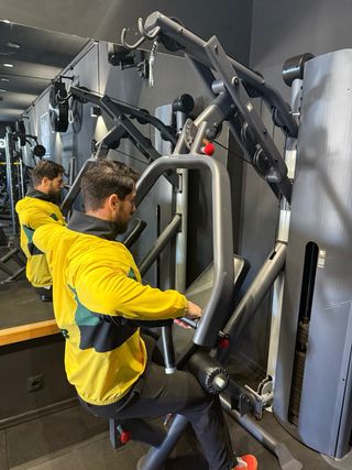 Máquina de gimnasio multifunción