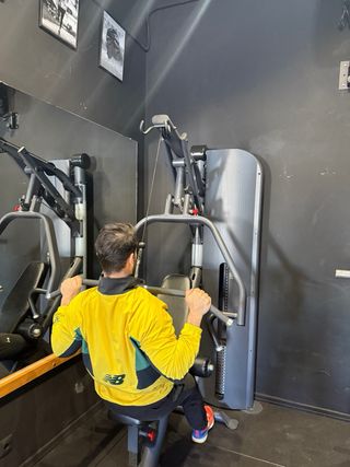 Máquina de gimnasio multifunción