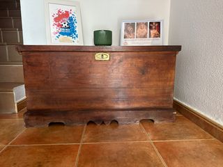 Baúl de madera maciza