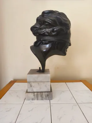 Scultura Dea Bendata