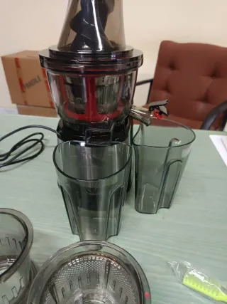 Estrattore Acciaio Inox e passa pomodoro 2 in 1