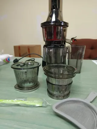 Estrattore Acciaio Inox e passa pomodoro 2 in 1