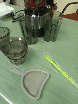 Estrattore Acciaio Inox e passa pomodoro 2 in 1