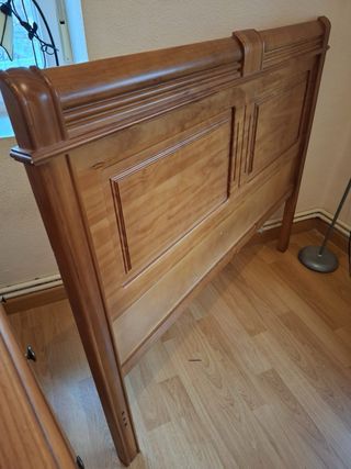 Dormitorio completo madera (se vende por separado)