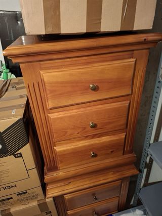 Dormitorio completo madera (se vende por separado)