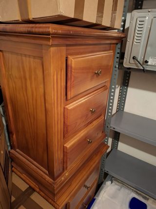 Dormitorio completo madera (se vende por separado)