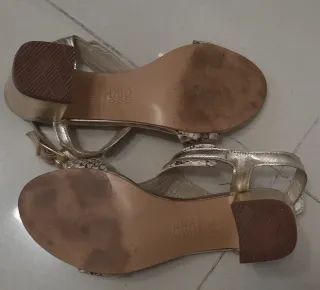 Sandalias de tacón Samelli oro.