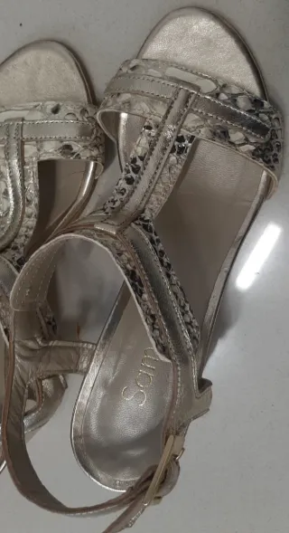 Sandalias de tacón Samelli oro.