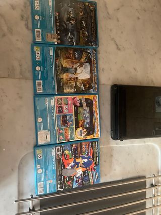 Nintendo Wii U Console + 4 Giochi sonic kirby lego