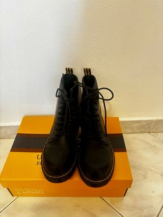 Anfibi da donna neri