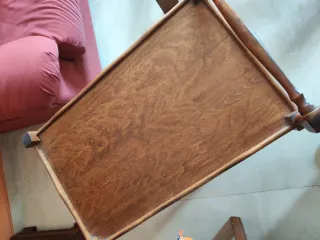 Mesa camarera de madera con ruedas ESTÁ EN GRANADA