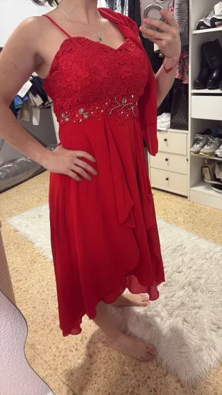 Vestido fiesta rojo con pedreria. Pecho 100A