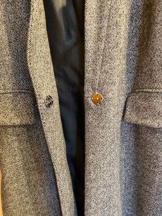 Abrigo Zara gris corto niña bolsillos