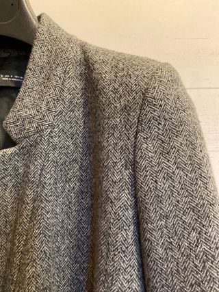 Abrigo Zara gris corto niña bolsillos