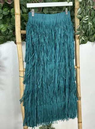 Falda turquesa con flecos
