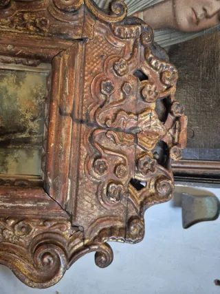 Cuadro antiguo con marco tallado