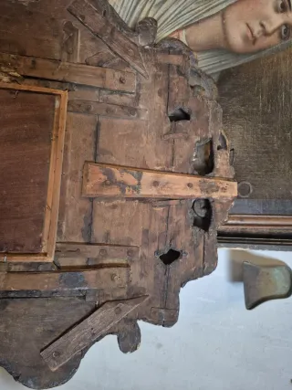 Cuadro antiguo con marco tallado