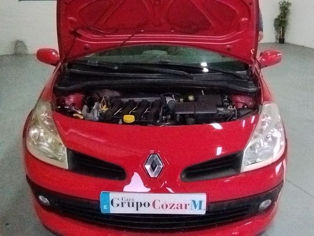 Renault Clio 1.6 Automático