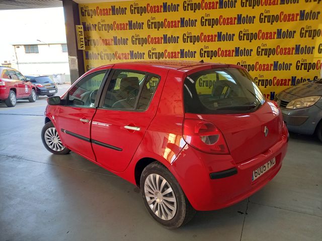 Renault Clio 1.6 Automático