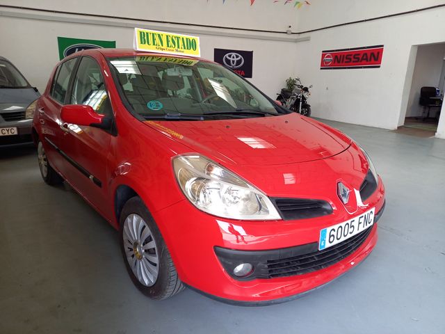 Renault Clio 1.6 Automático