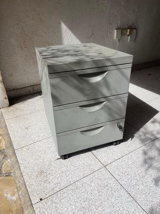 Cabinet metallico con cassetti e serratura a chiave