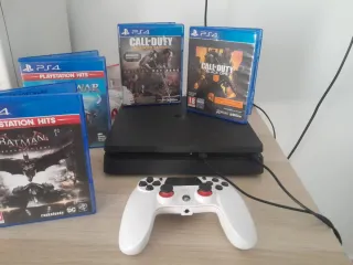 PS4 (PlayStation 4) Negra + 4 Juegos + Mando