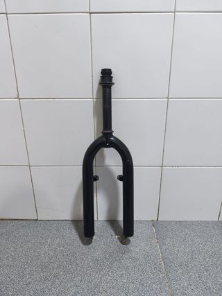 Horquilla BMX 20” rígida negra V-Brake