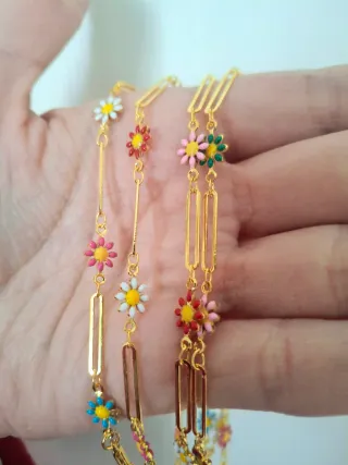 Collana con fiori smaltati oro lunga 1metro