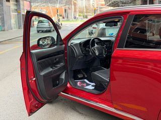 Mitsubishi Outlander PHEV Kaiteki 4WD año 2017