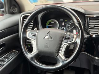 Mitsubishi Outlander PHEV Kaiteki 4WD año 2017