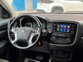 Mitsubishi Outlander PHEV Kaiteki 4WD año 2017
