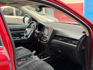 Mitsubishi Outlander PHEV Kaiteki 4WD año 2017