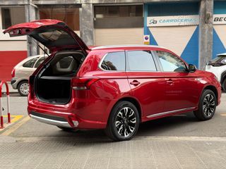 Mitsubishi Outlander PHEV Kaiteki 4WD año 2017