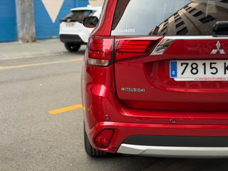 Mitsubishi Outlander PHEV Kaiteki 4WD año 2017