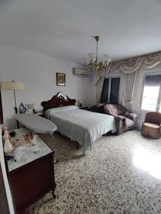 ¡Oportunidad única en Lucena (zona C/ Mesón)!