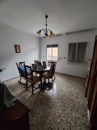 ¡Oportunidad única en Lucena (zona C/ Mesón)!