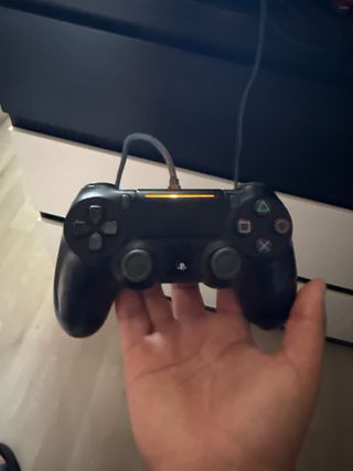 Ps4 Slim 1TB Negra + 1 juego