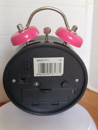 RELOJ - DESPERTADOR / METALICO / DE DIVINAS - DANC