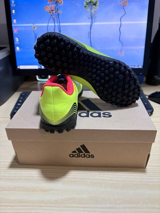 Botas De Fútbol Multitacos Adidas