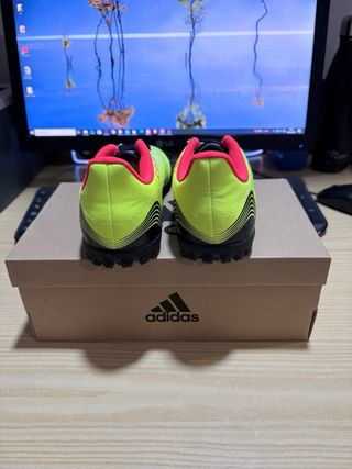 Botas De Fútbol Multitacos Adidas