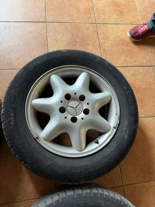 Llantas y cubiertas Mercedes Clase C (4 unidades)