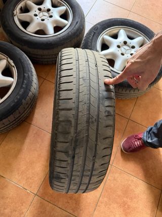 Llantas y cubiertas Mercedes Clase C (4 unidades)