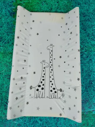 Cambiador bebé acolchado. Adaptable a cuna