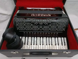 Acordeón Moreschi cassotto 2 + 2