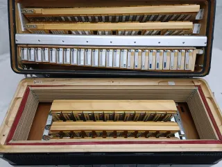 Acordeón Moreschi cassotto 2 + 2