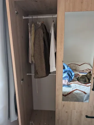 Armario madera puertas espejo